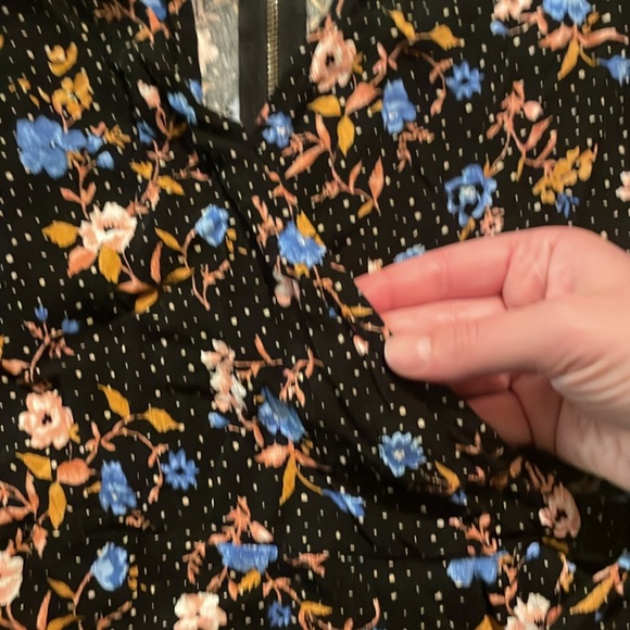 🍂 Cute black floral wrap dress - Picture 3 of 6